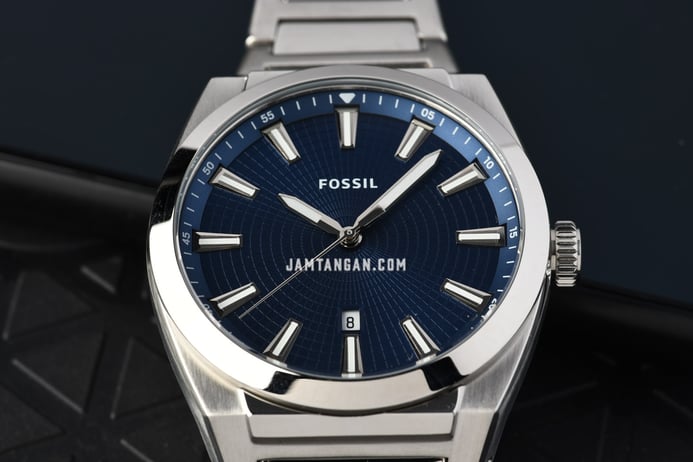 Everett Three-Hand Date Stainless Steel Watch - FS5822 - Fossil