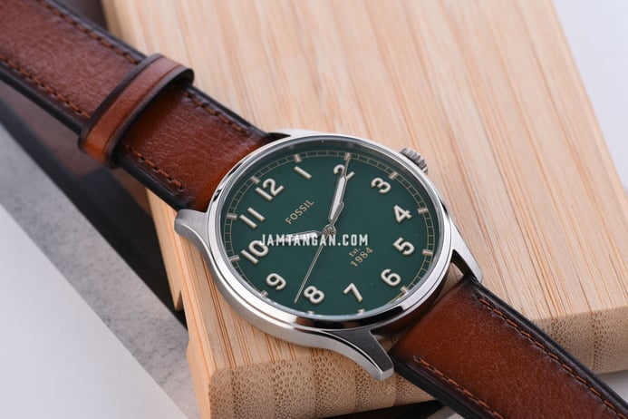 Fossil Dayliner FS5925 Men Green Dial Brown Leather Strap